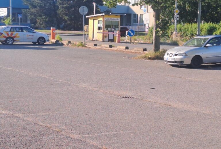 Parkovací dům u Polikliniky Prosek dostal stavební povolení